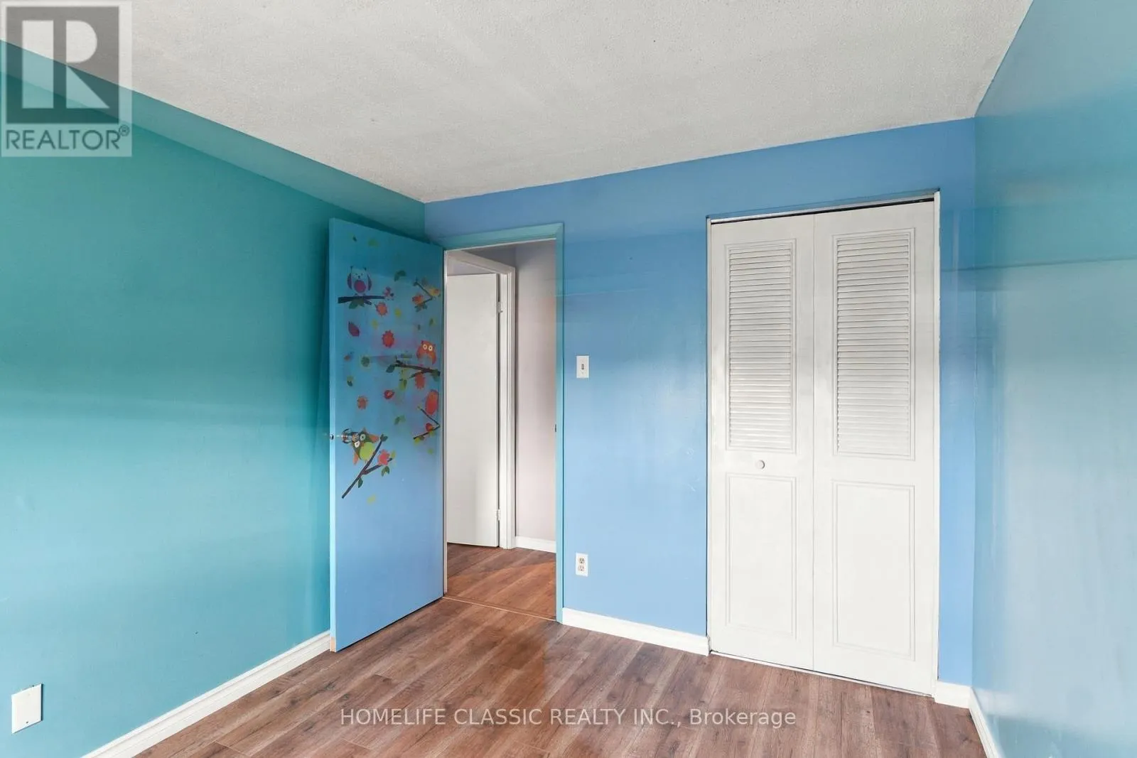 22 FROBISHER COURT