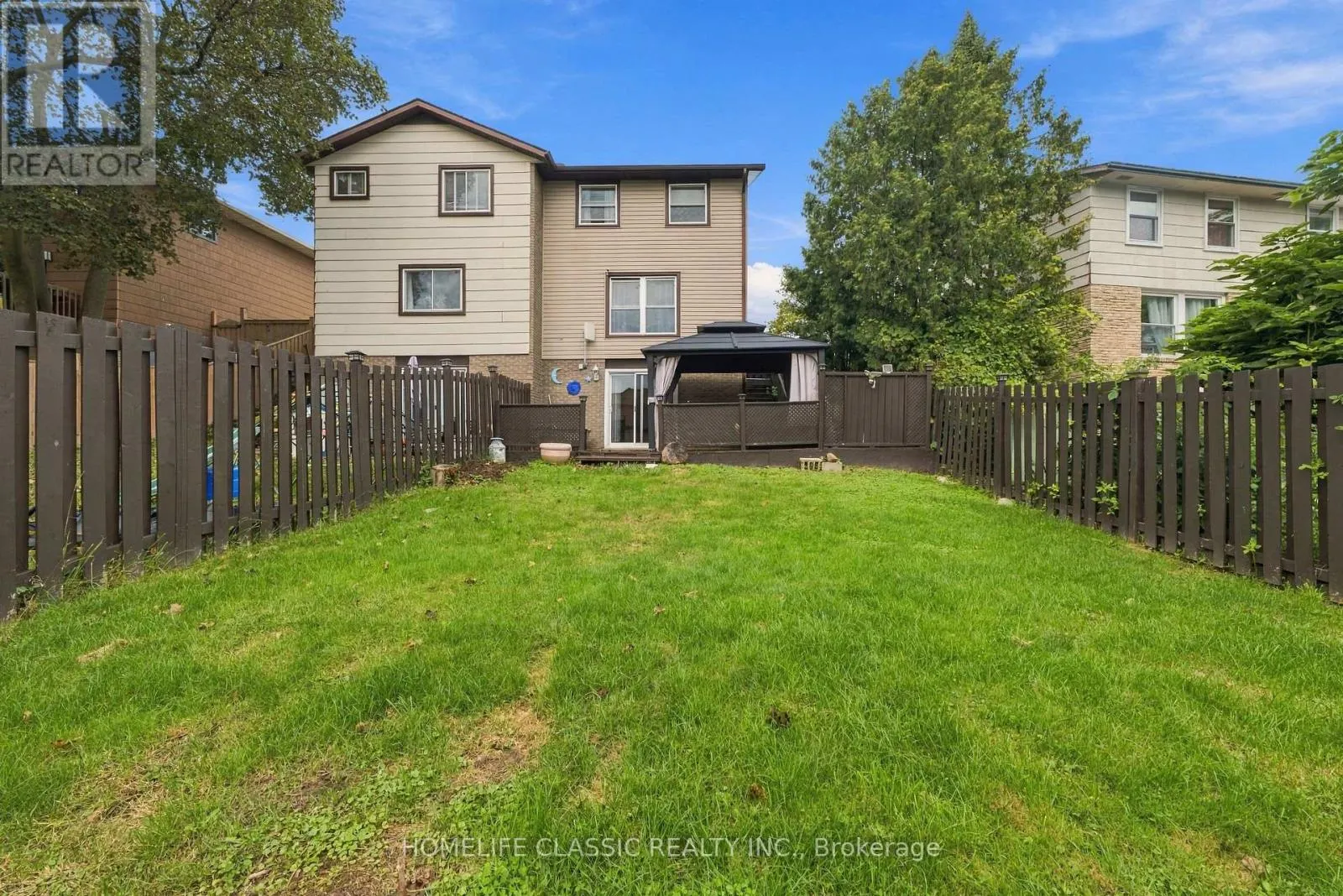 22 FROBISHER COURT