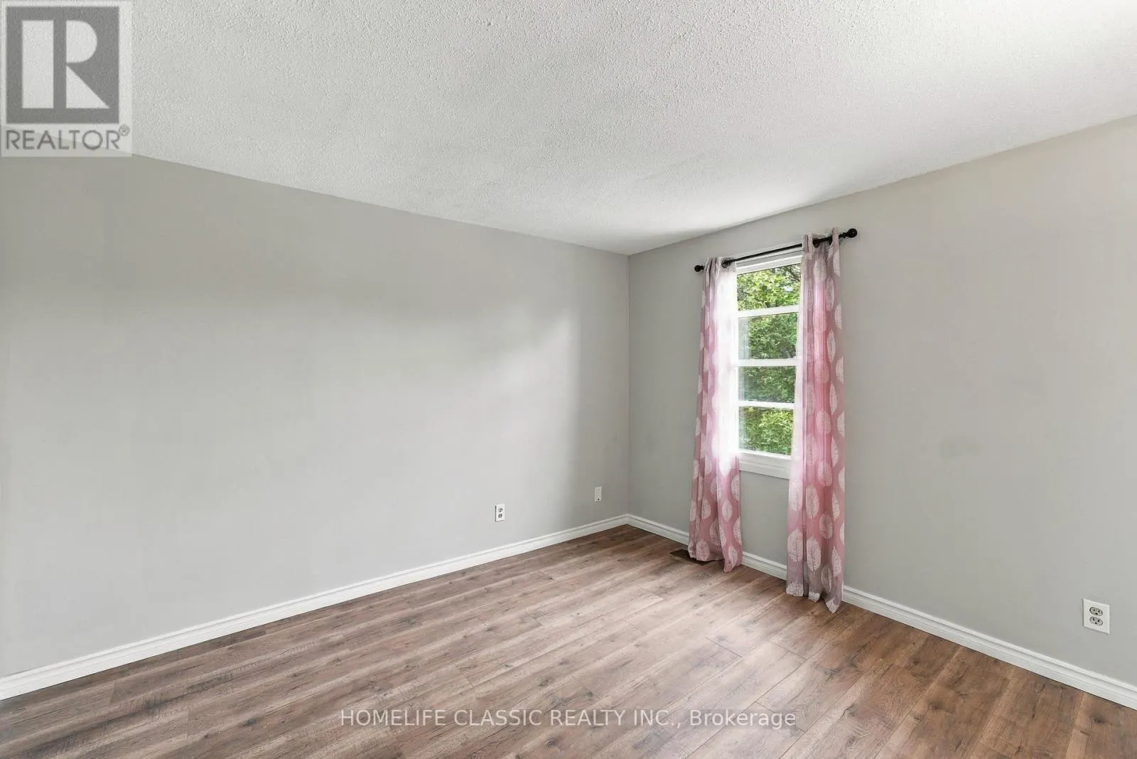 22 FROBISHER COURT