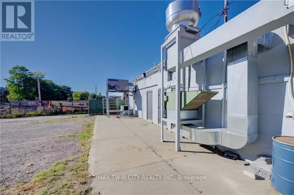 1118 KING STREET
