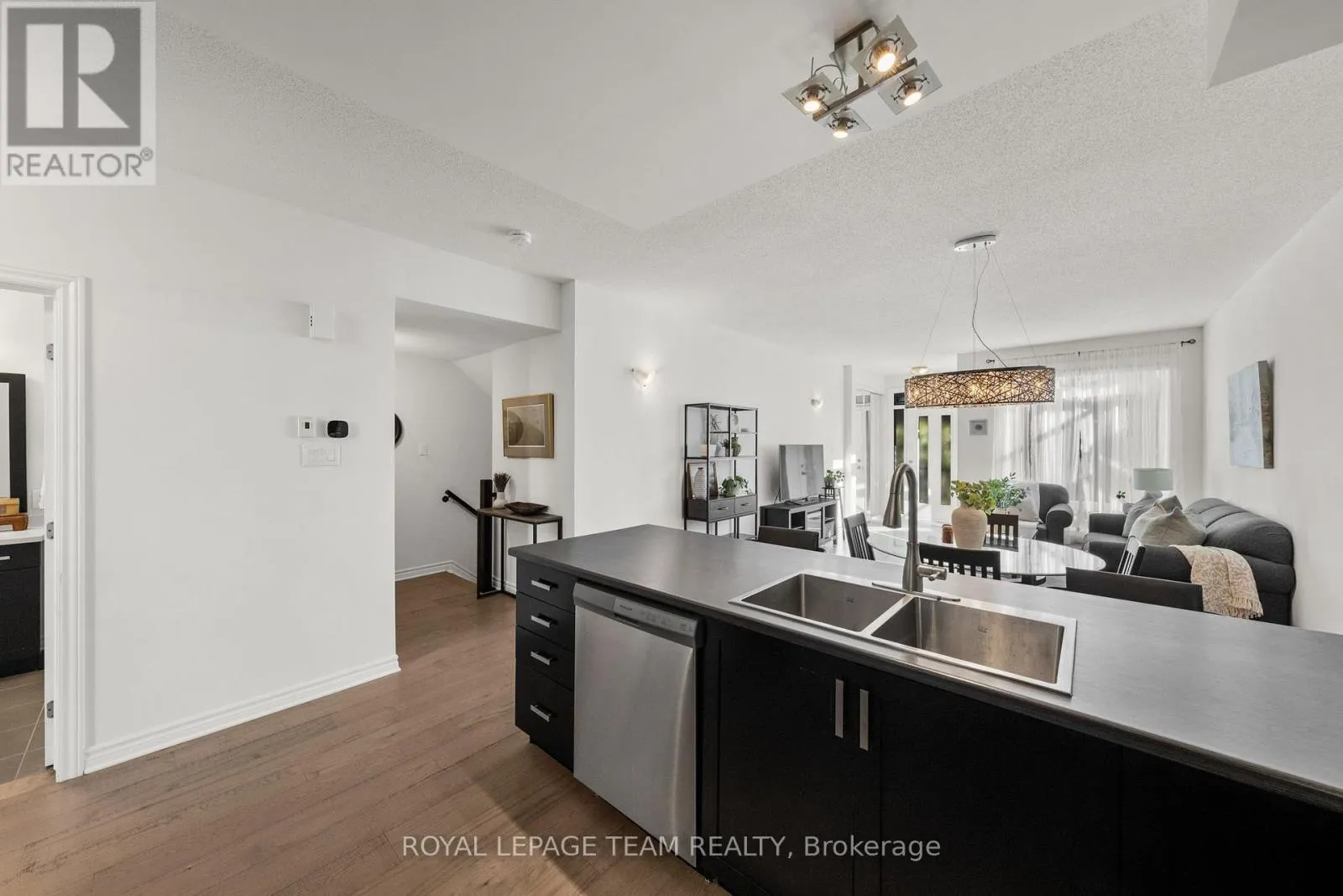 212 PEMBINA PRIVATE