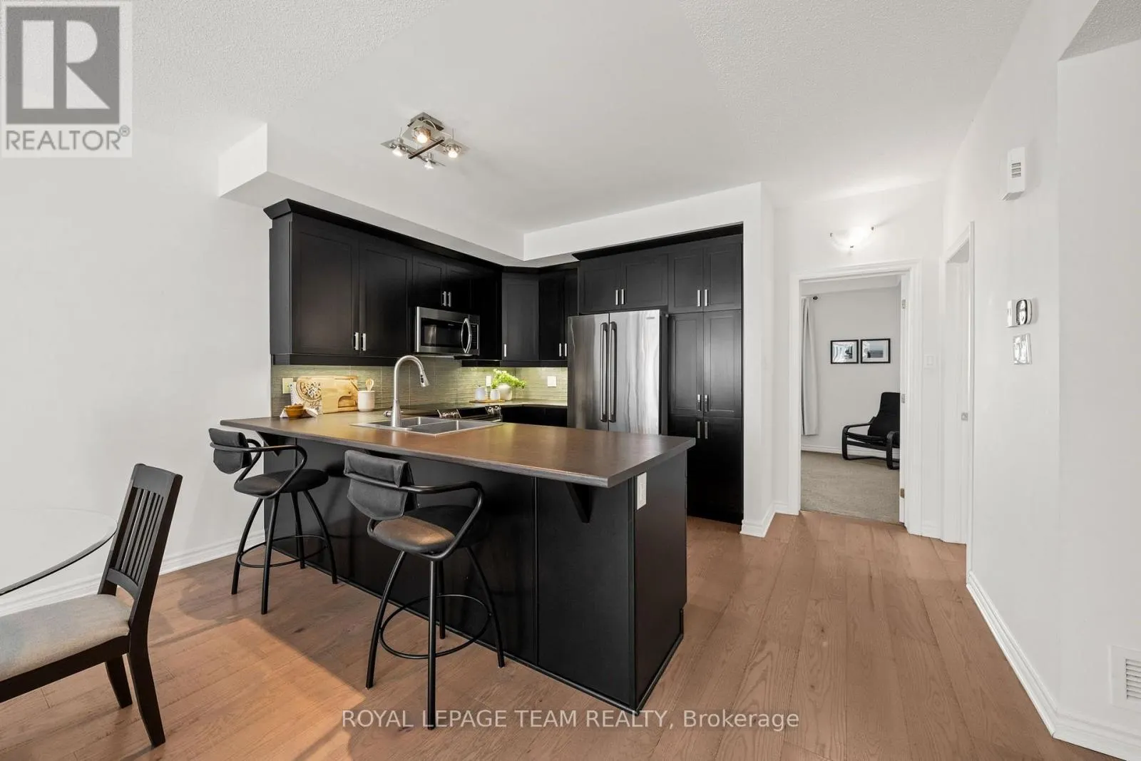212 PEMBINA PRIVATE
