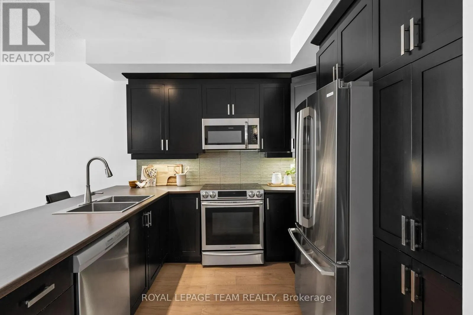 212 PEMBINA PRIVATE