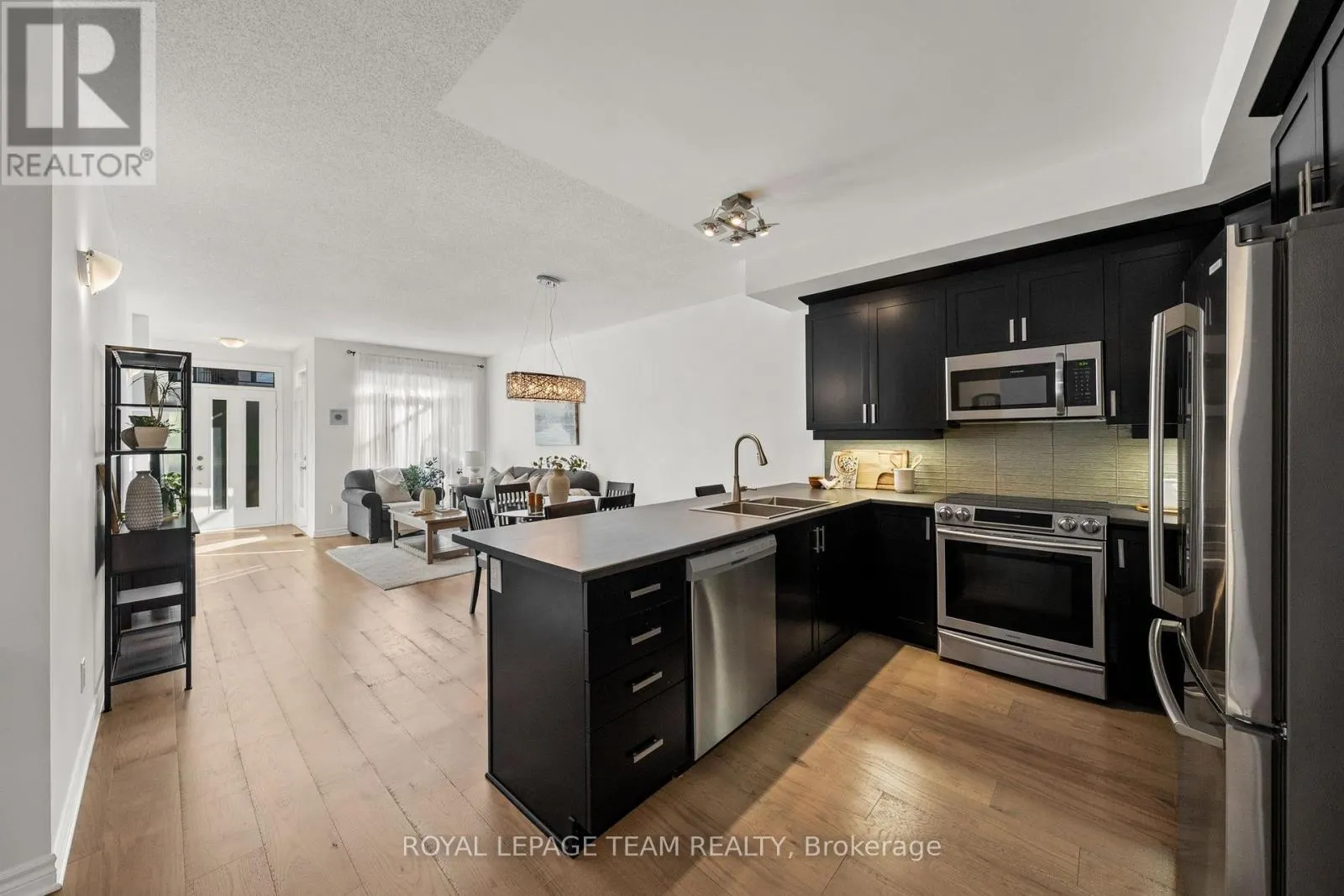 212 PEMBINA PRIVATE
