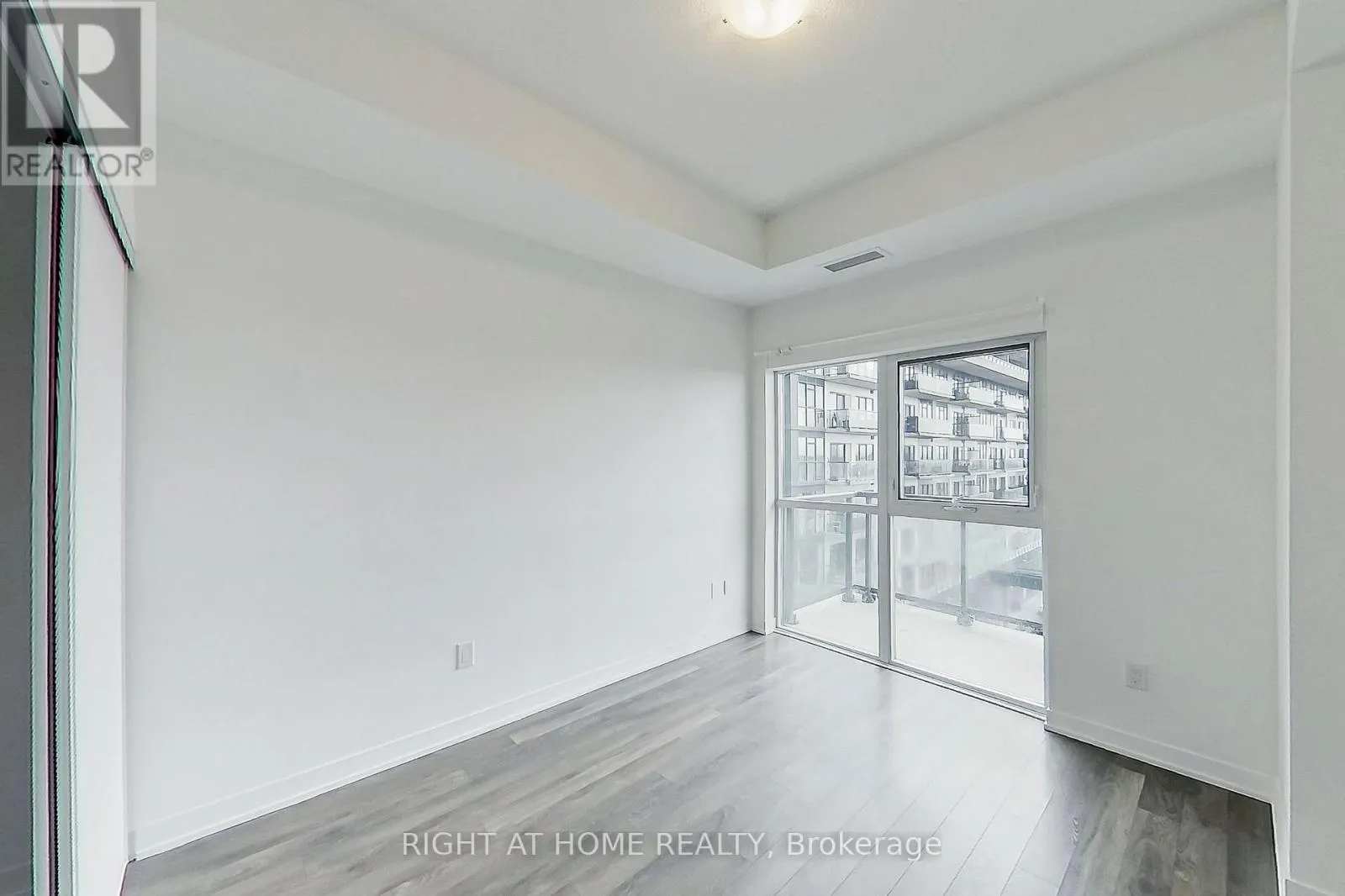 505 - 550 NORTH SERVICE ROAD