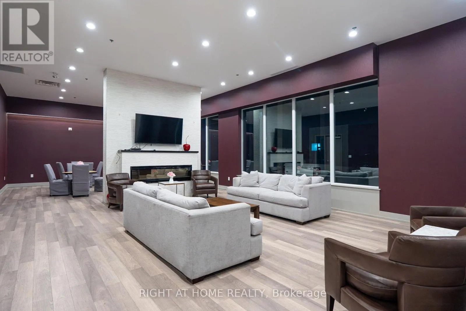 505 - 550 NORTH SERVICE ROAD