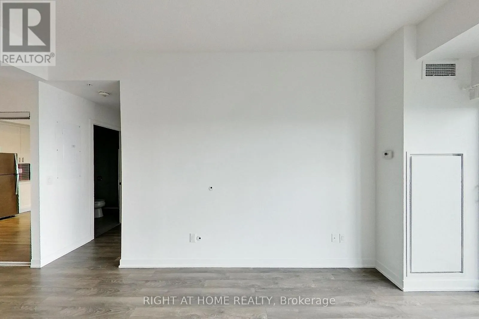505 - 550 NORTH SERVICE ROAD