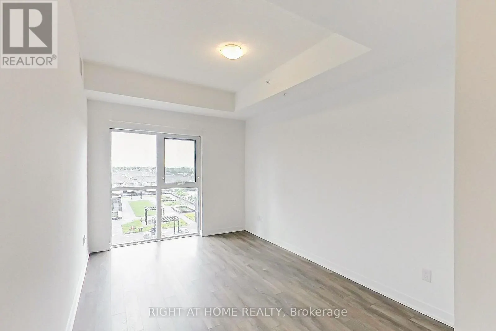 505 - 550 NORTH SERVICE ROAD
