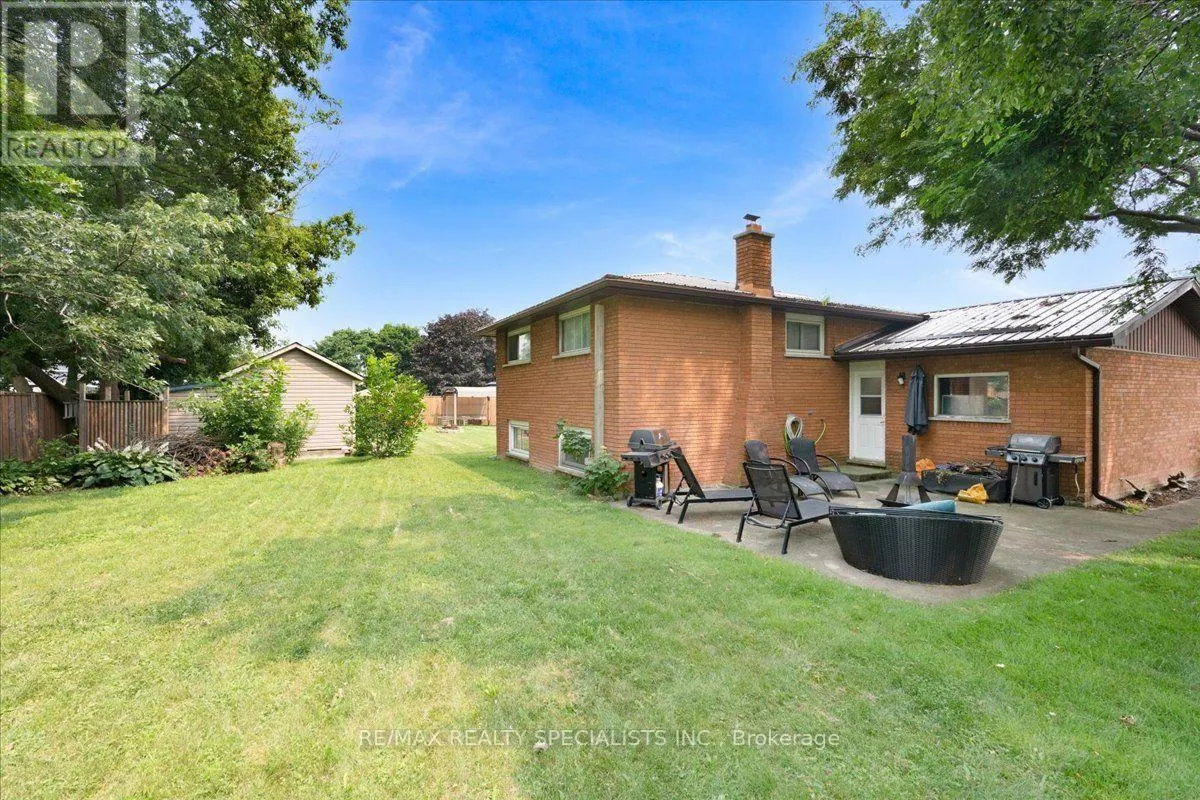 12 WARDELL CRESCENT