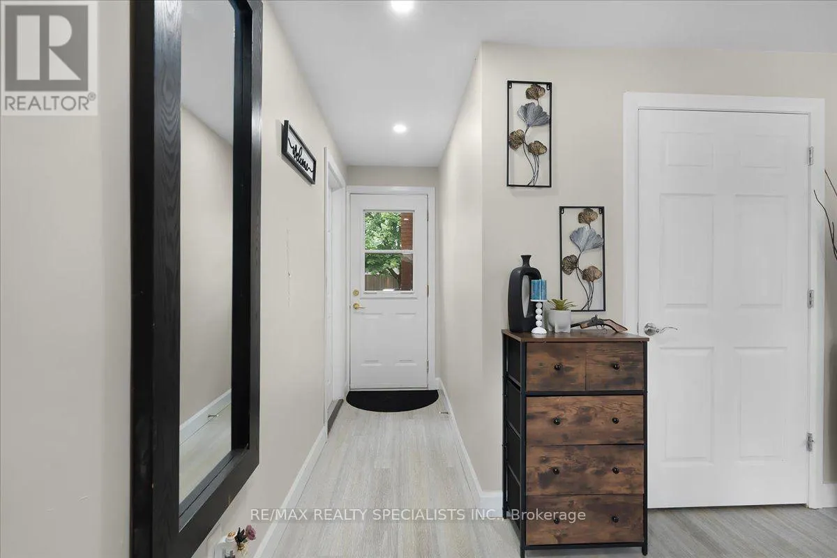 12 WARDELL CRESCENT