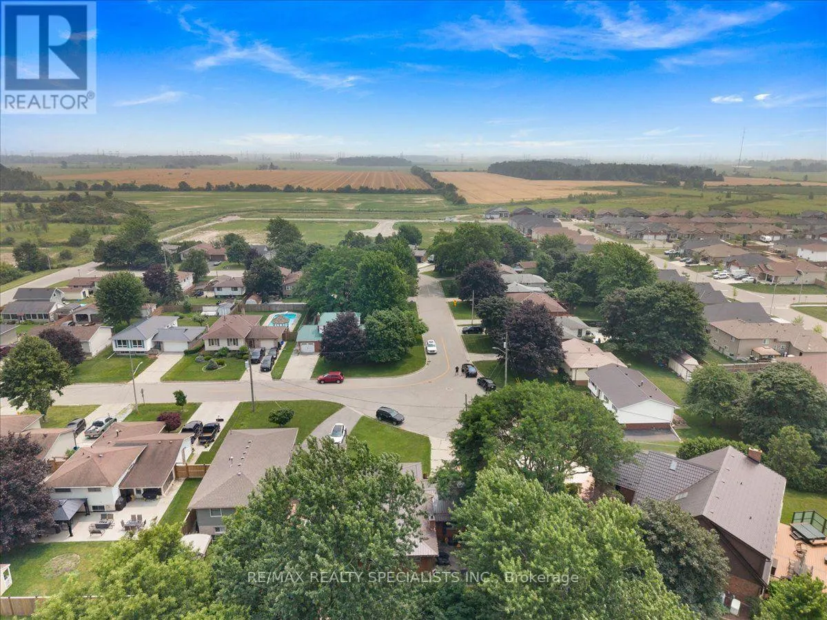 12 WARDELL CRESCENT
