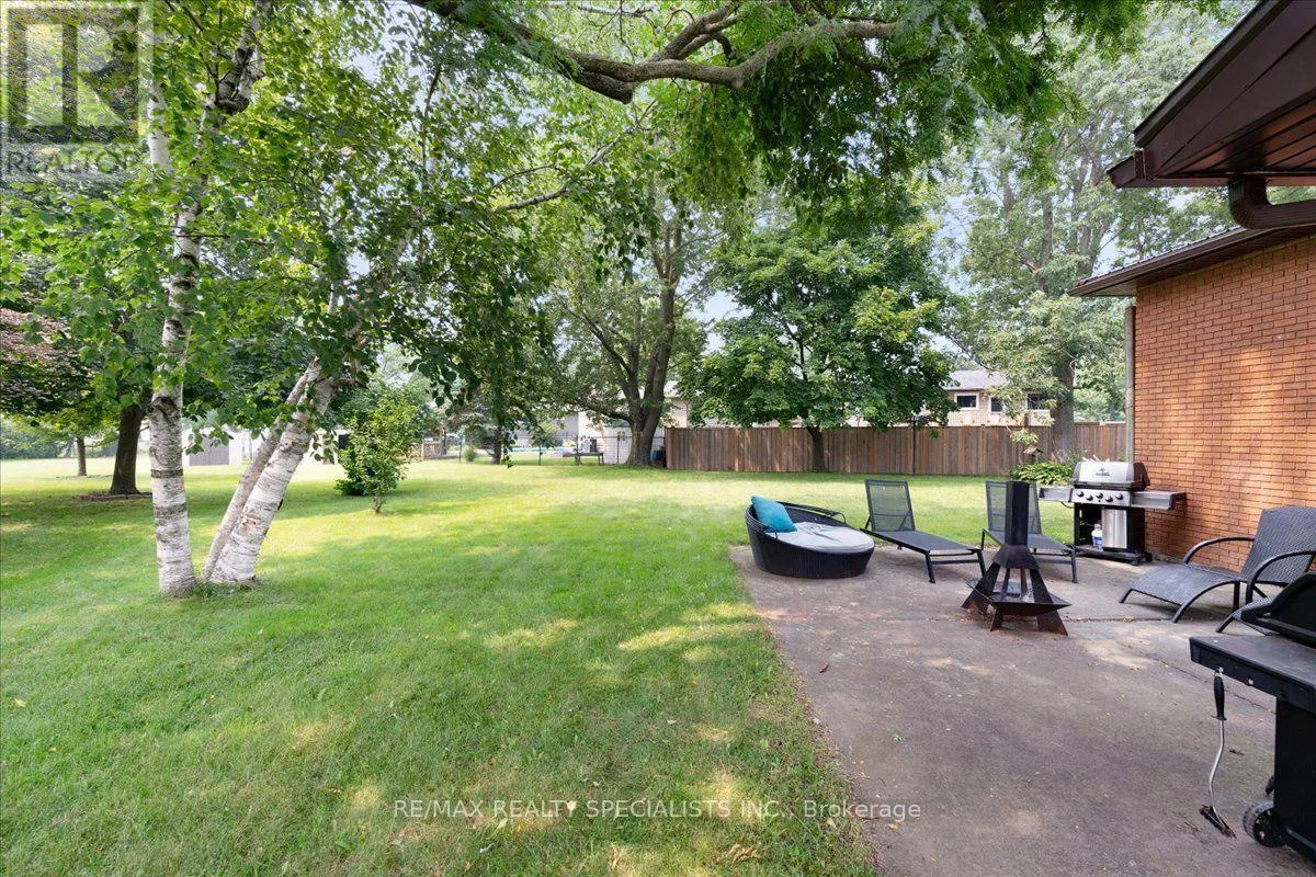 12 WARDELL CRESCENT