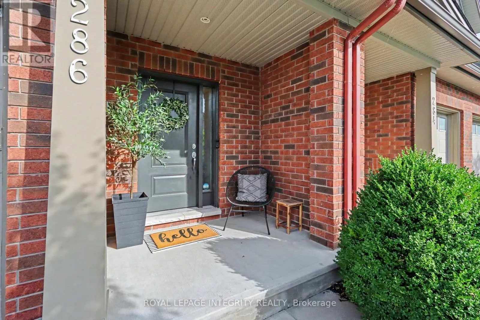 286 FERGUS CRESCENT