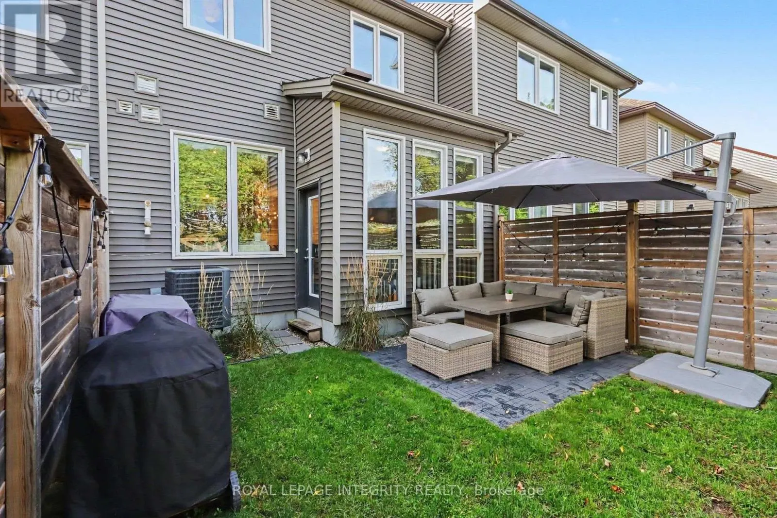 286 FERGUS CRESCENT