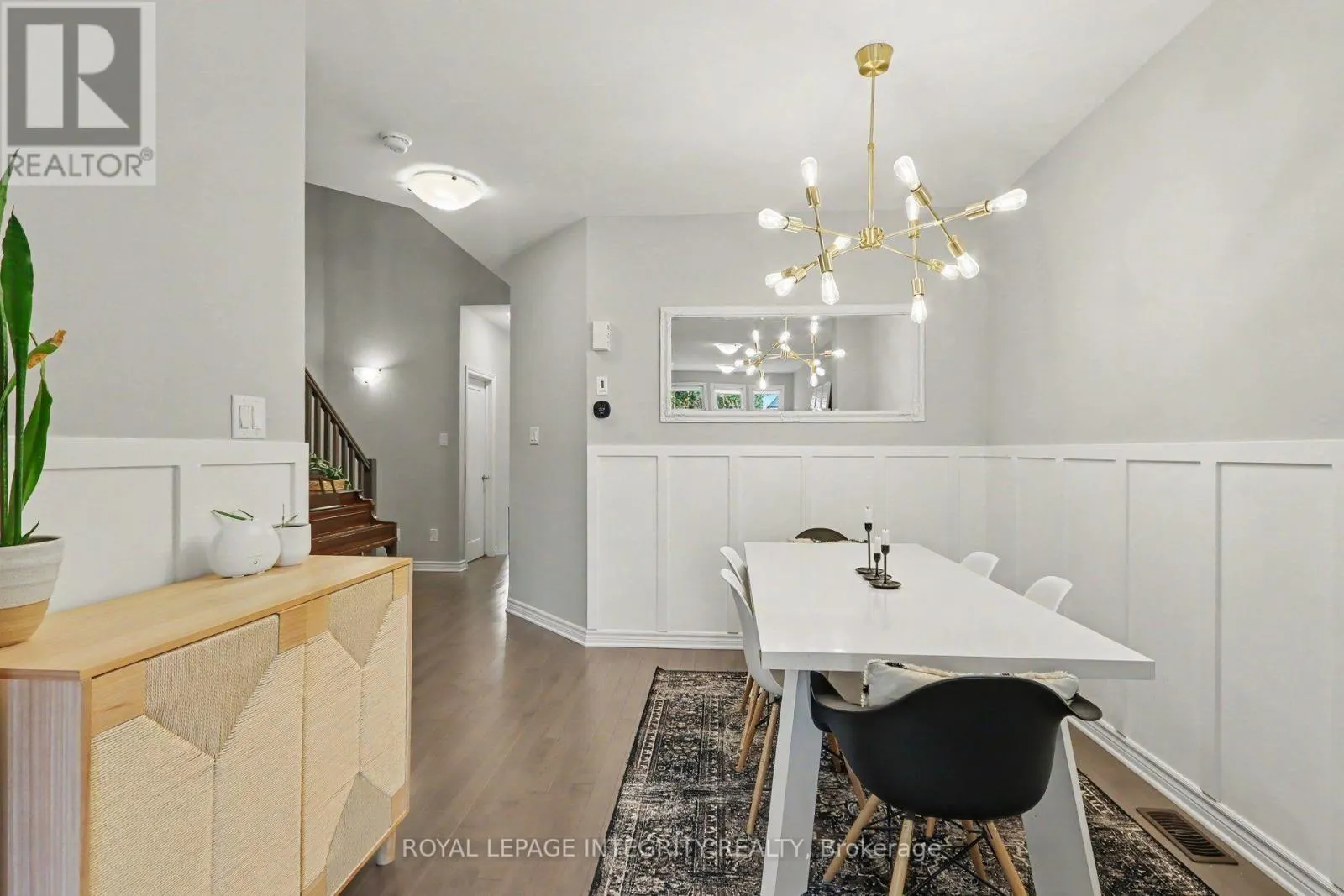 286 FERGUS CRESCENT