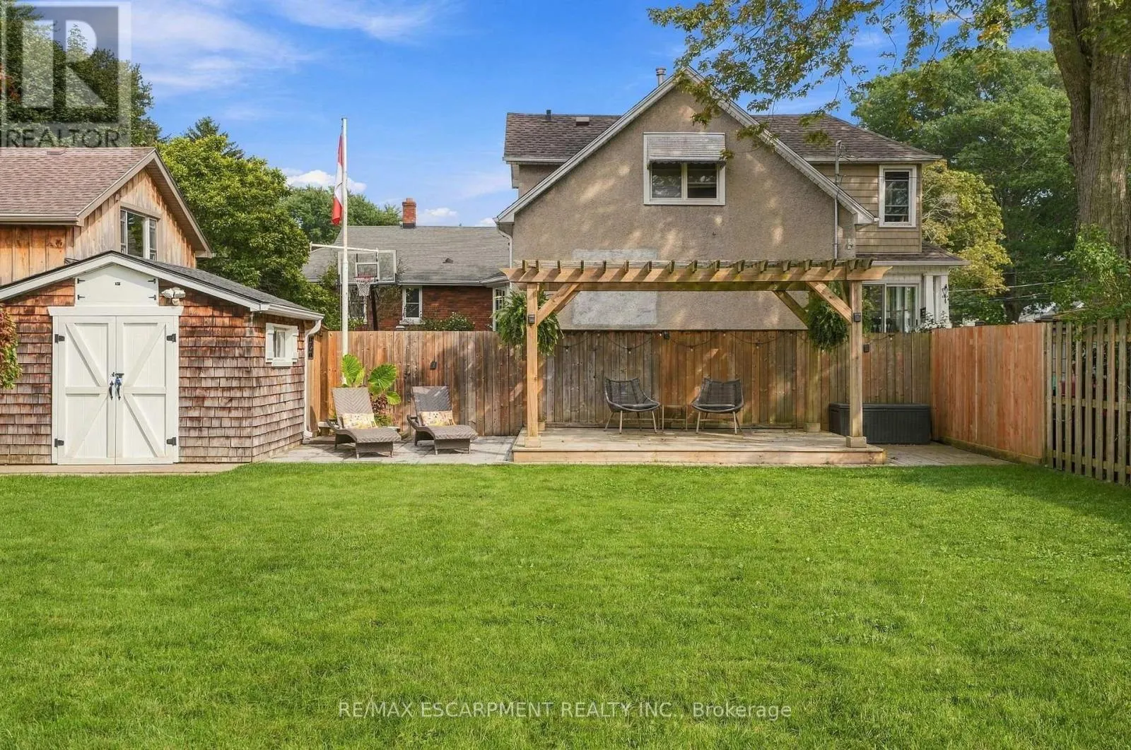 39 ROSEMOUNT AVENUE