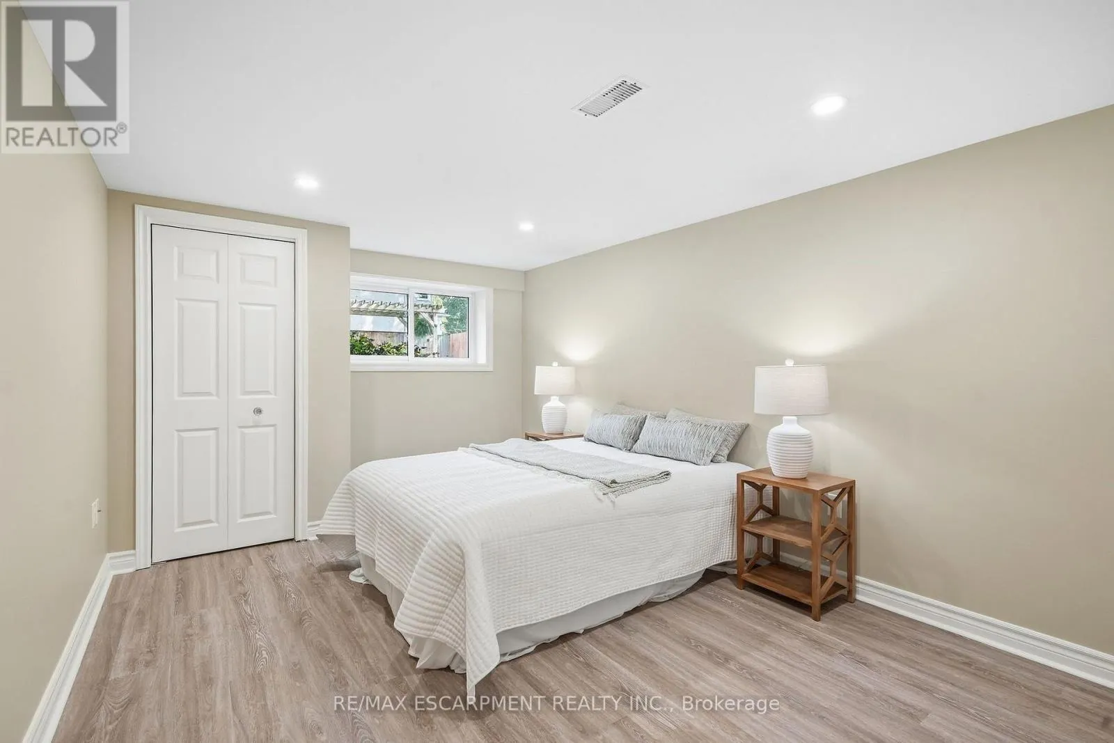 39 ROSEMOUNT AVENUE