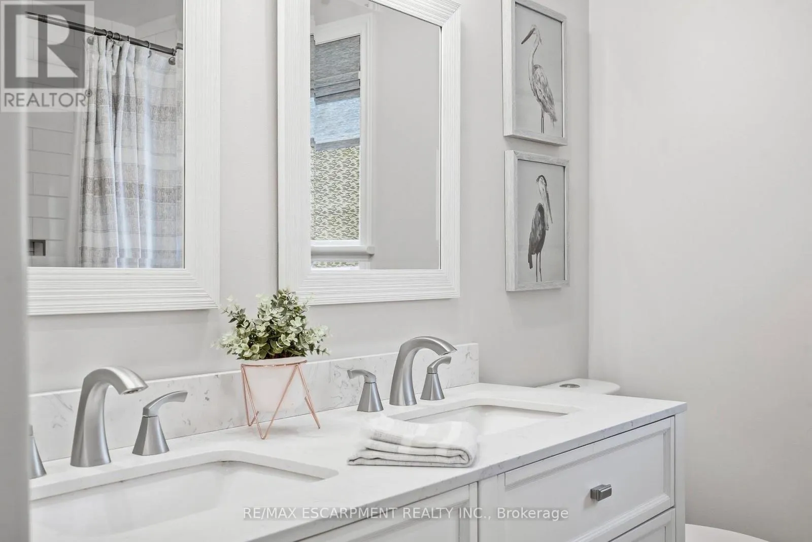 39 ROSEMOUNT AVENUE
