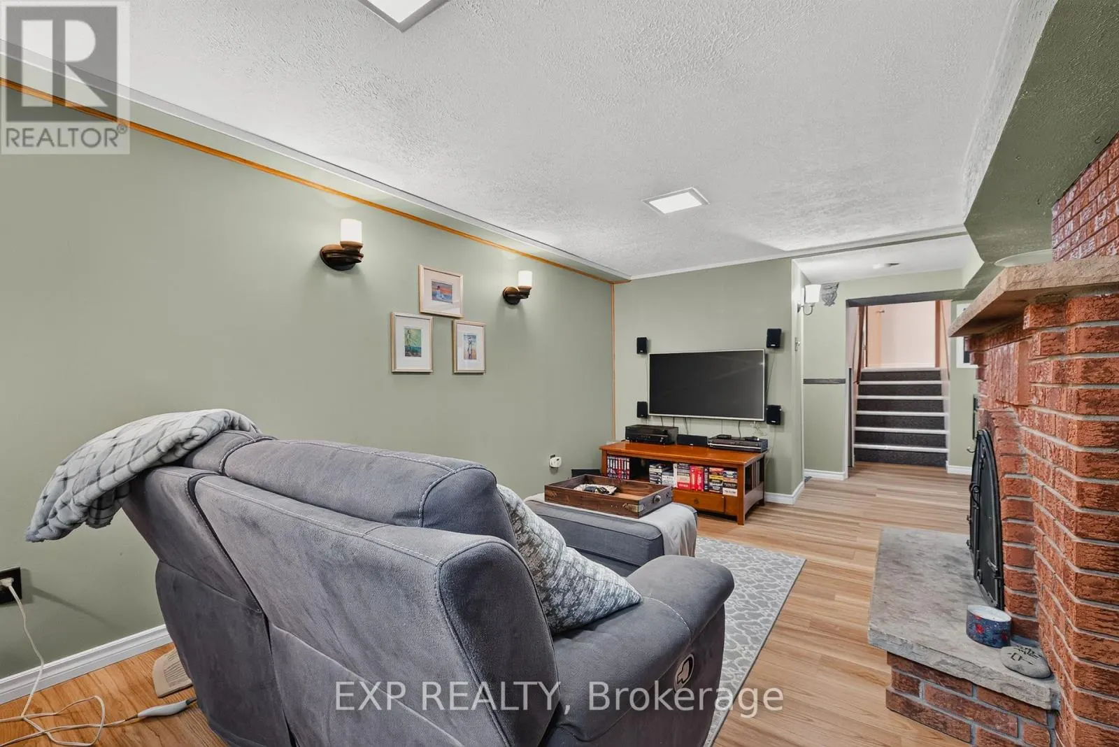 1393 PINEVIEW AVENUE