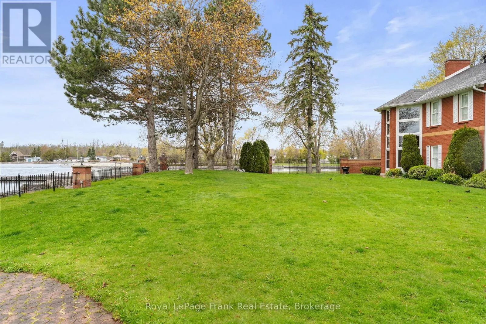 403 - 1 SHERWOOD STREET #403