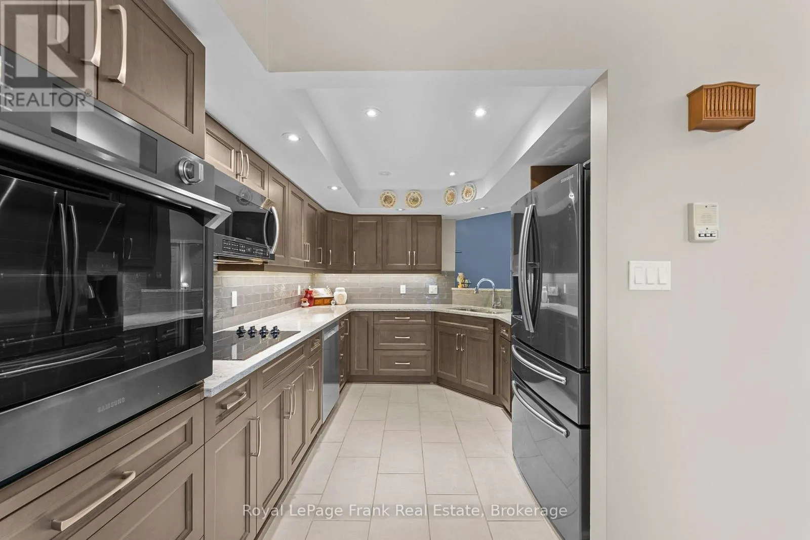 403 - 1 SHERWOOD STREET #403
