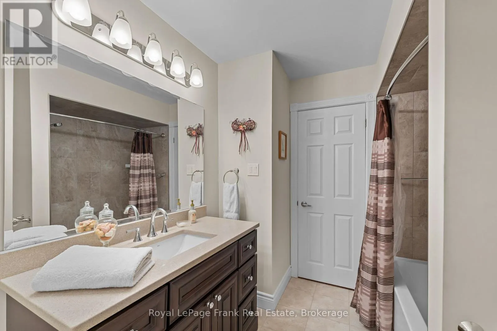 403 - 1 SHERWOOD STREET #403