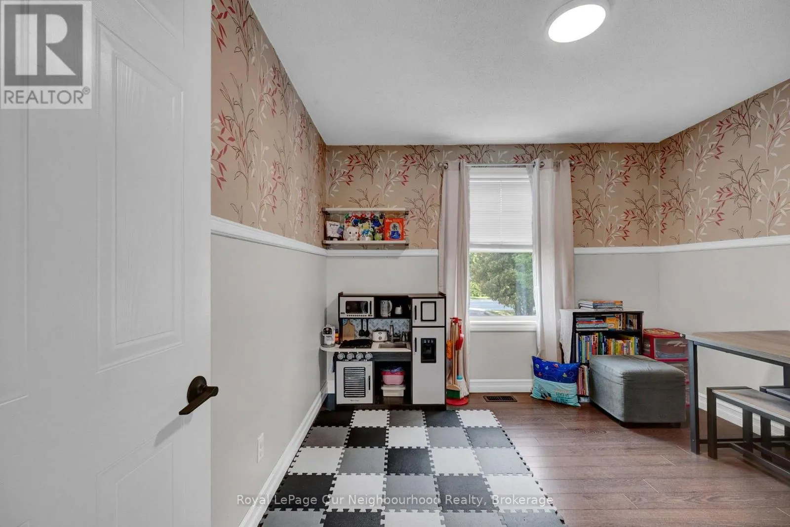 78 PONTYPOOL ROAD