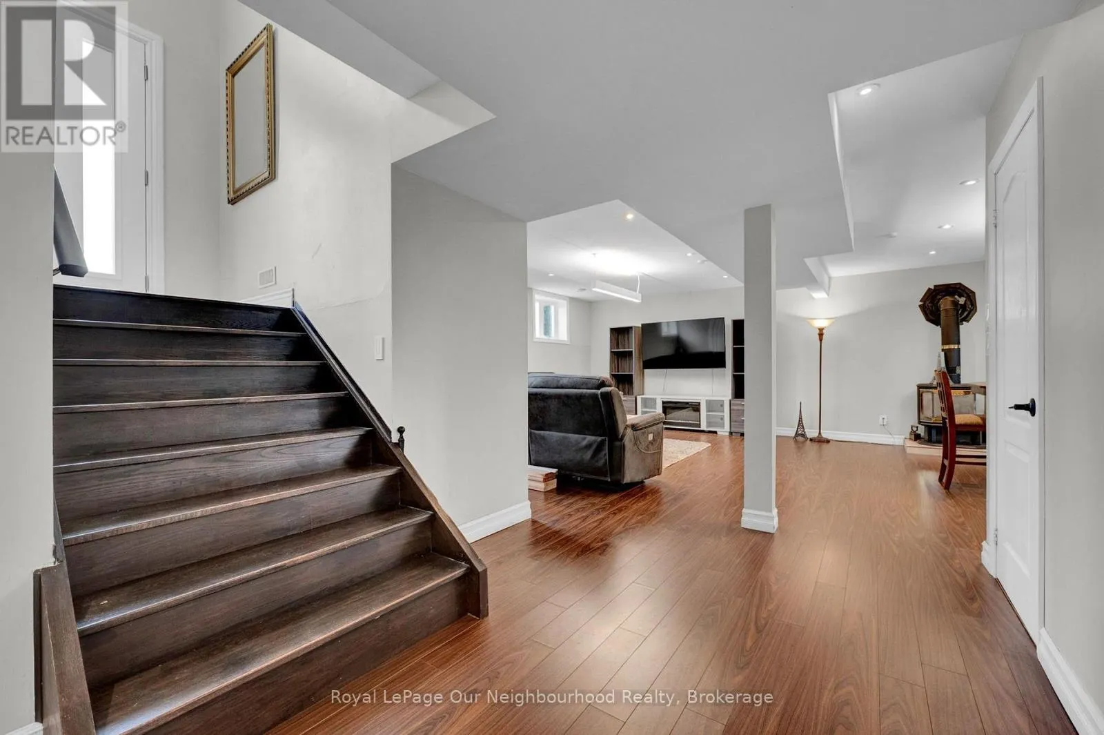 78 PONTYPOOL ROAD