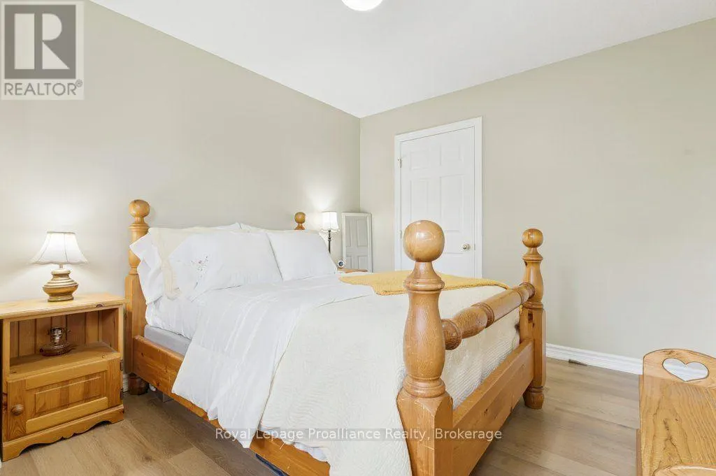 20 - 351 CANNIFTON ROAD N #20