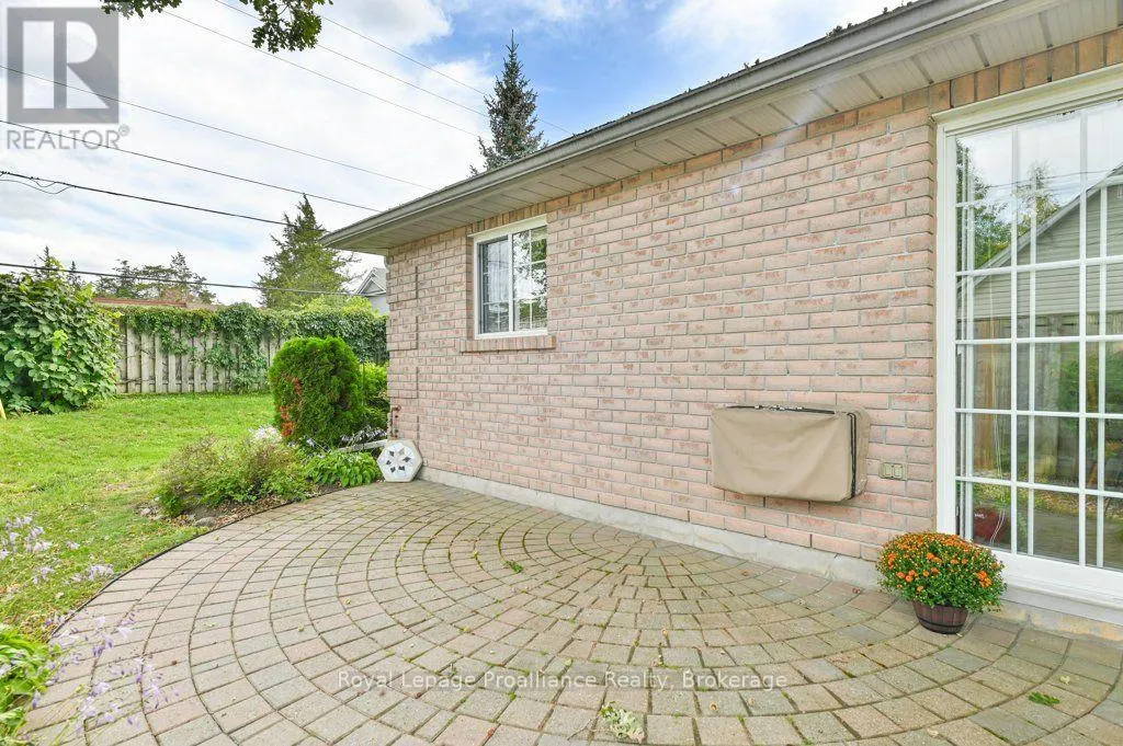 20 - 351 CANNIFTON ROAD N #20