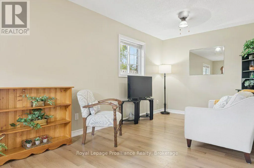 20 - 351 CANNIFTON ROAD N #20