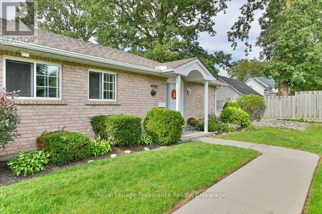 20 - 351 CANNIFTON ROAD N #20