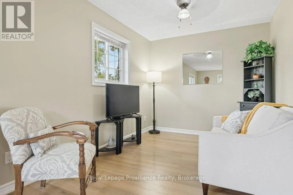 20 - 351 CANNIFTON ROAD N #20
