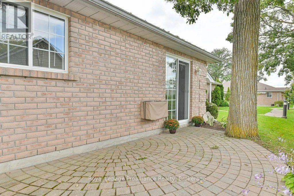 20 - 351 CANNIFTON ROAD N #20