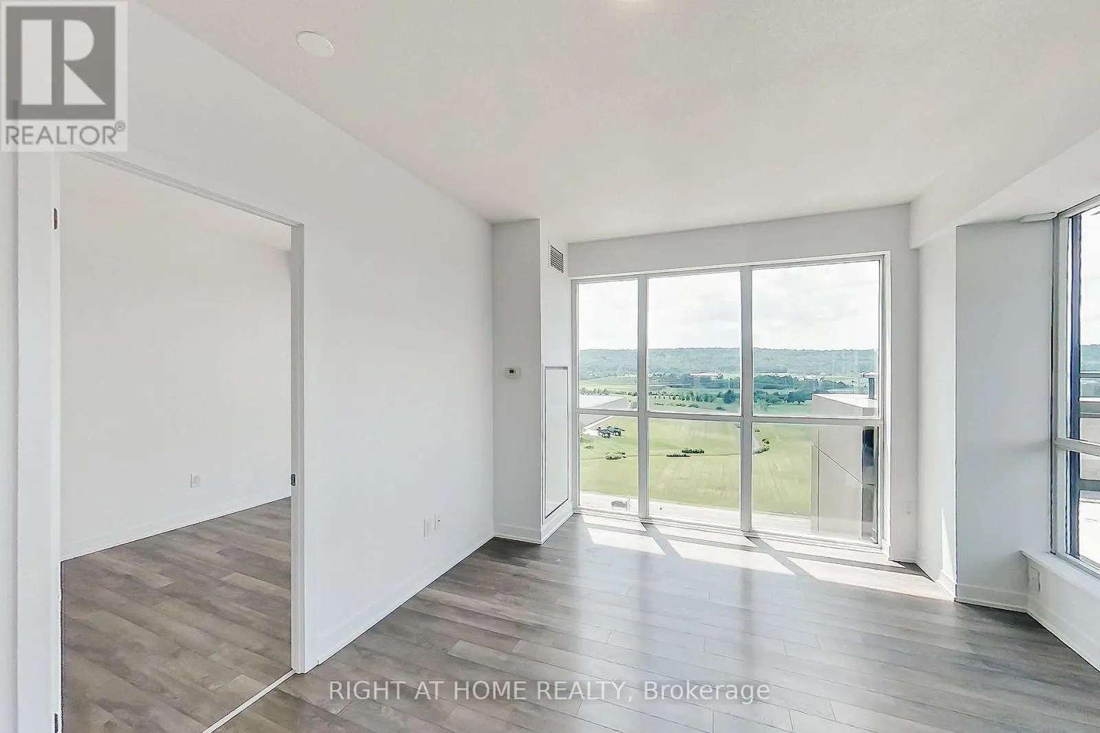 1101 - 550 NORTH SERVICE ROAD