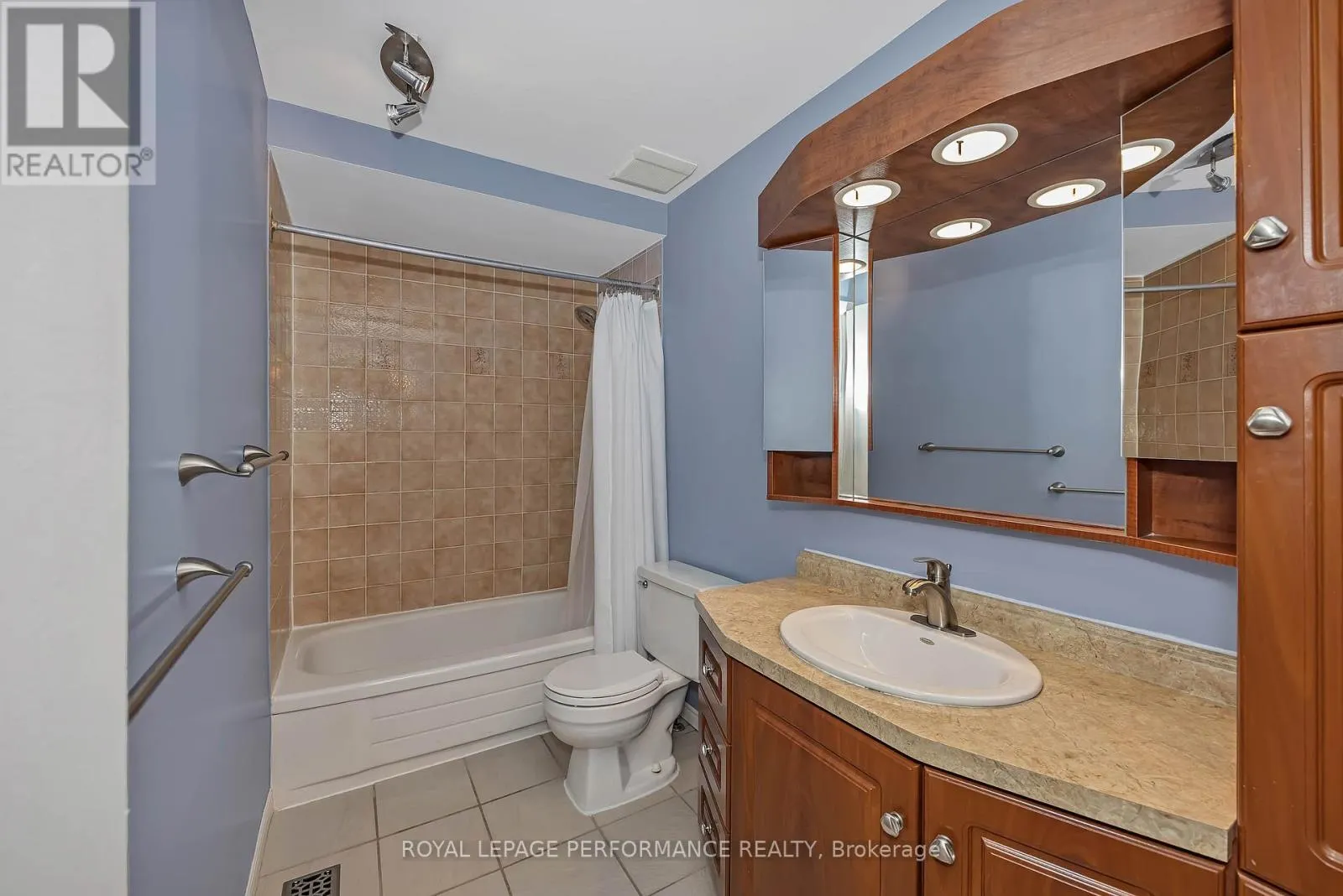 A - 1780 LAMOUREUX DRIVE