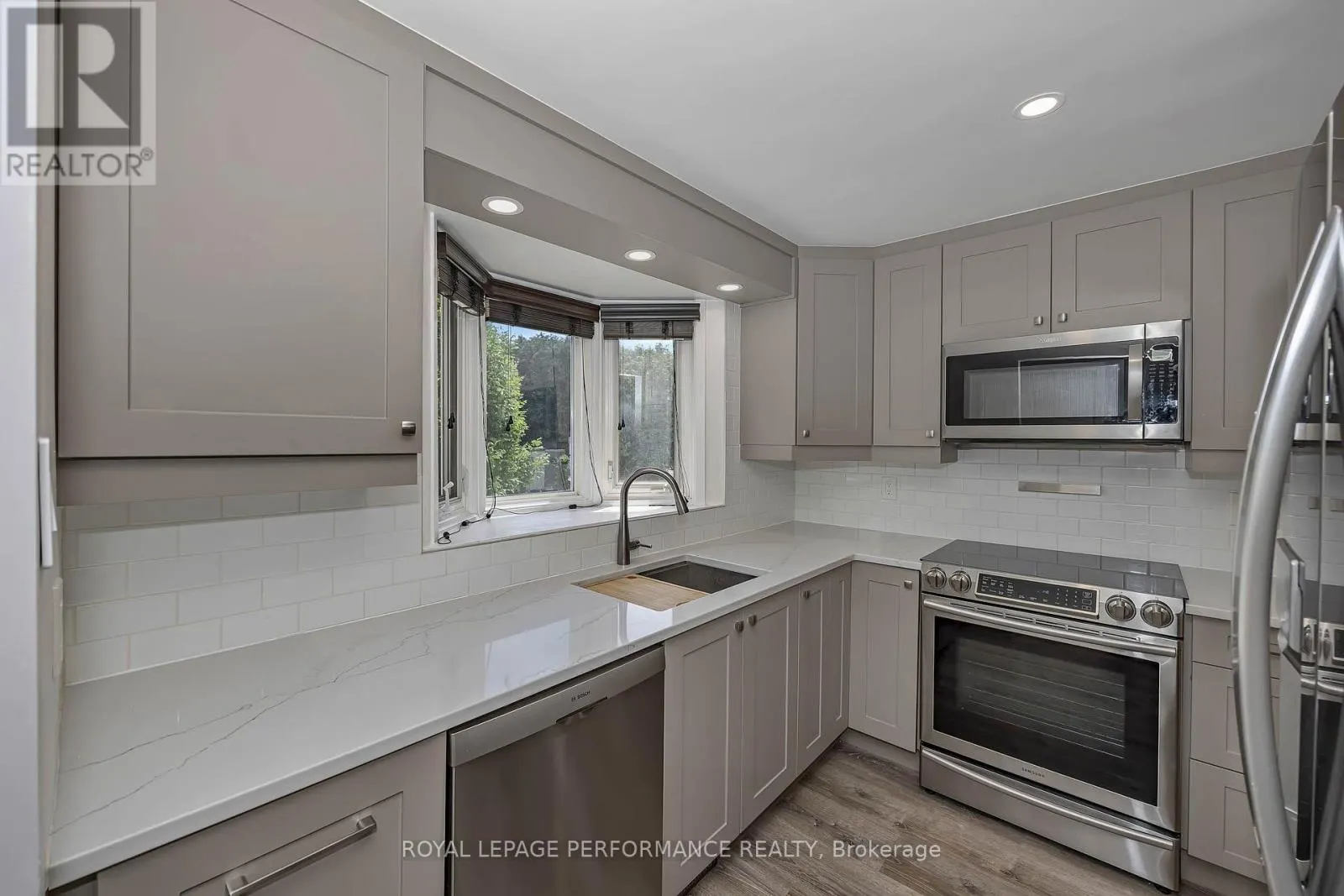 A - 1780 LAMOUREUX DRIVE