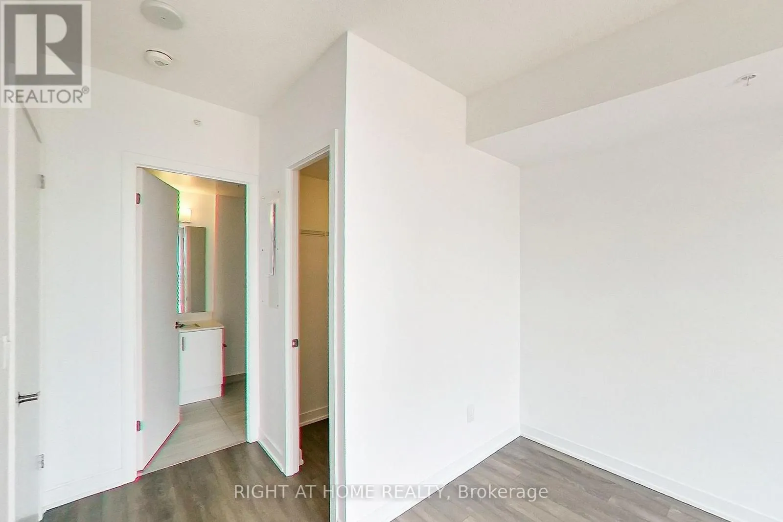 1208 - 550 NORTH SERVICE ROAD