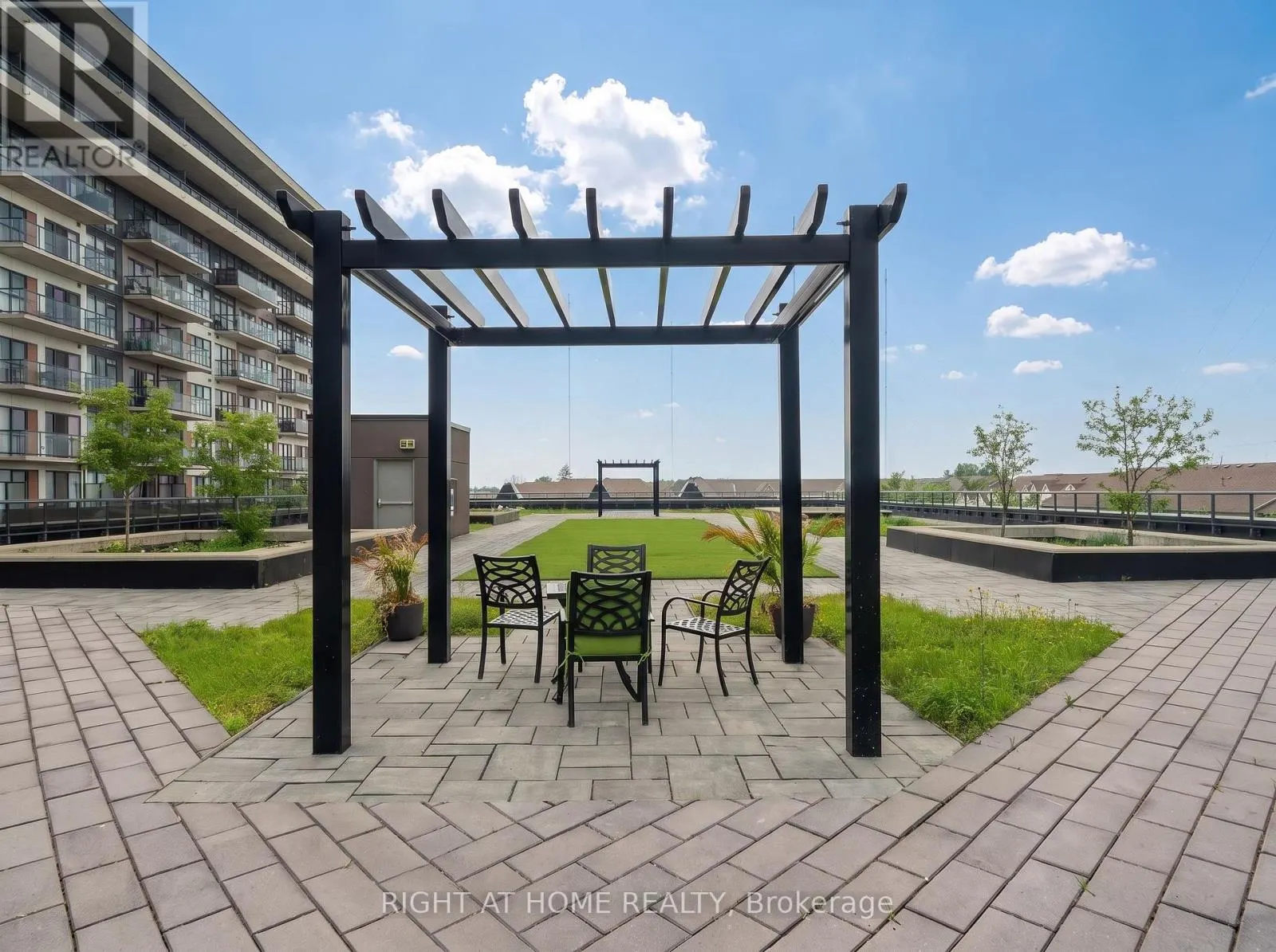 1208 - 550 NORTH SERVICE ROAD