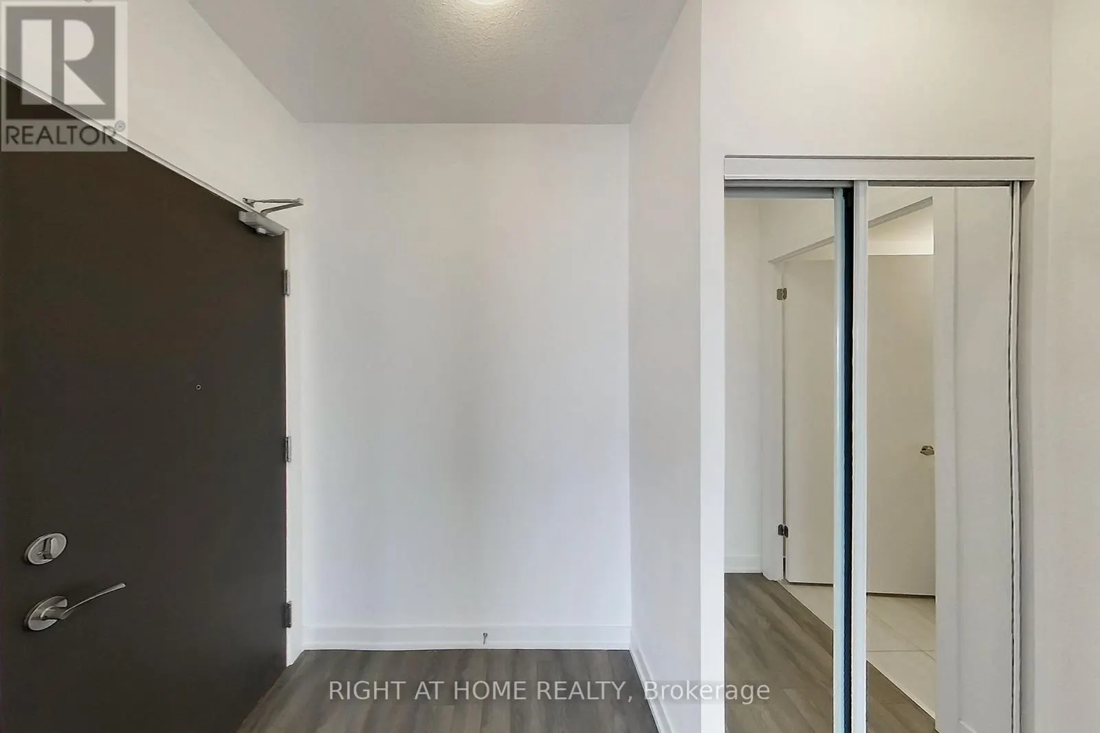 1208 - 550 NORTH SERVICE ROAD