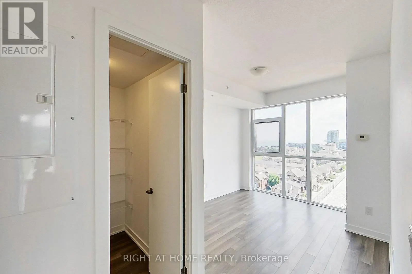 1208 - 550 NORTH SERVICE ROAD