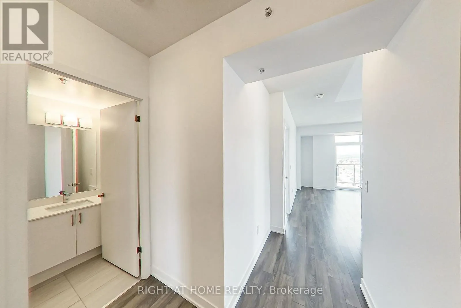 1208 - 550 NORTH SERVICE ROAD