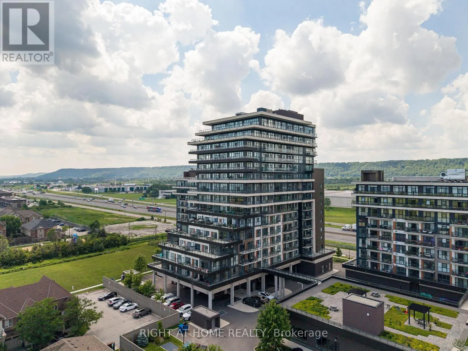 1208 - 550 NORTH SERVICE ROAD