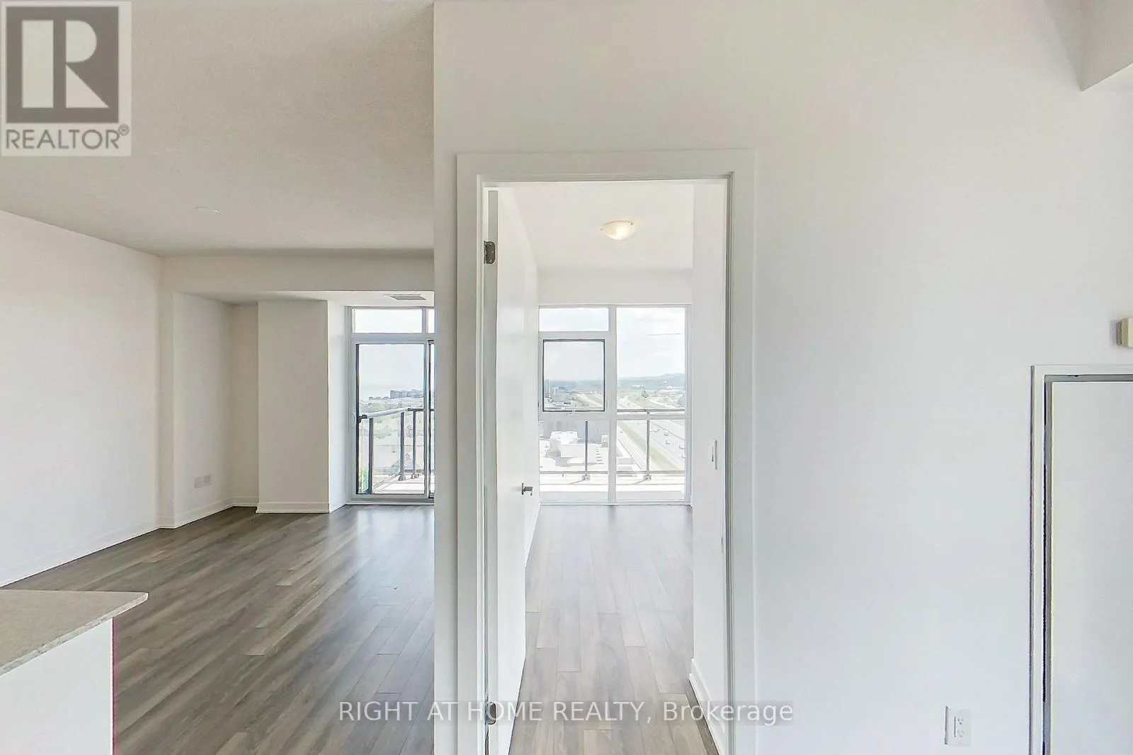 1208 - 550 NORTH SERVICE ROAD