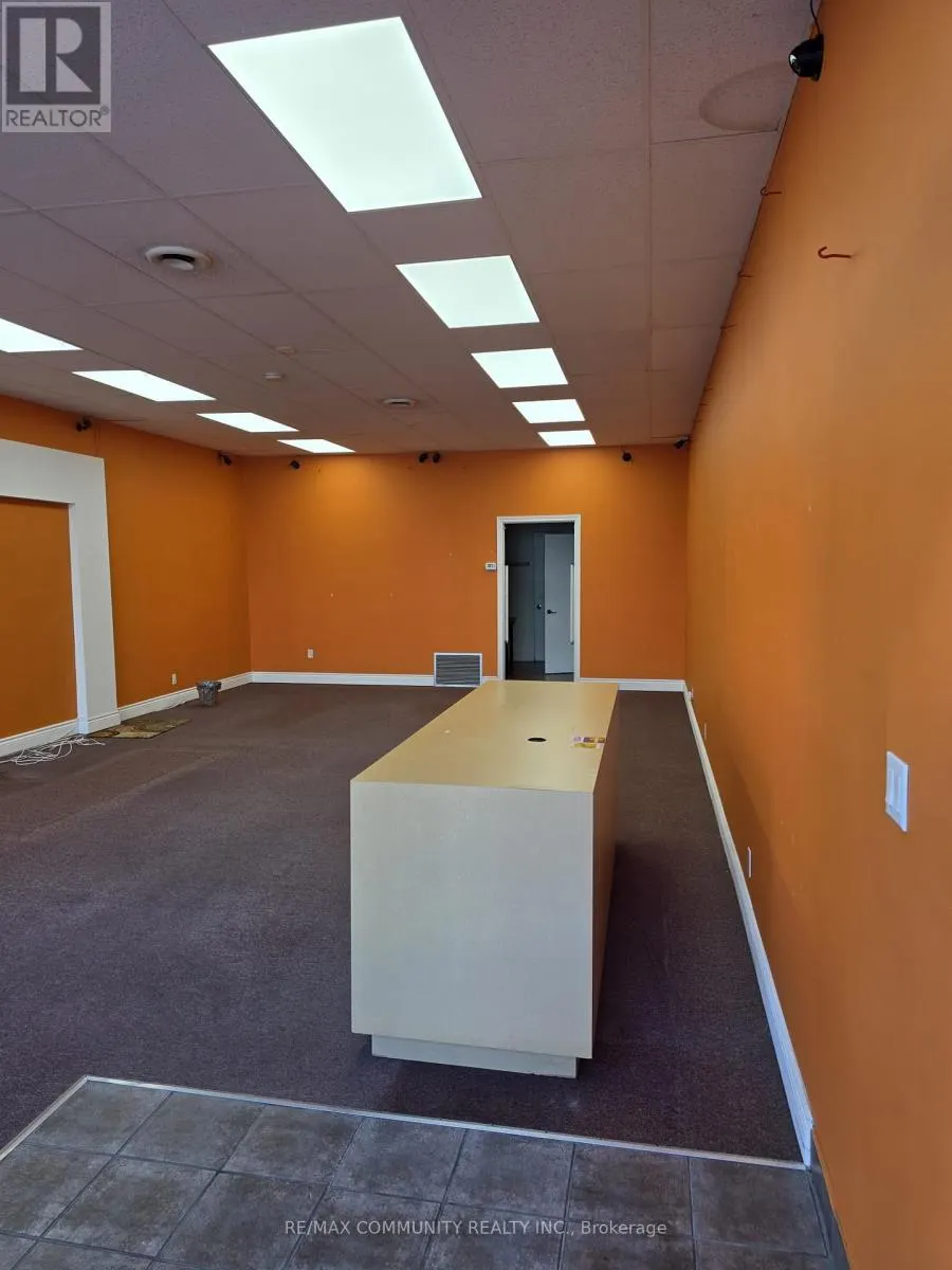 103 DUNDAS STREET E