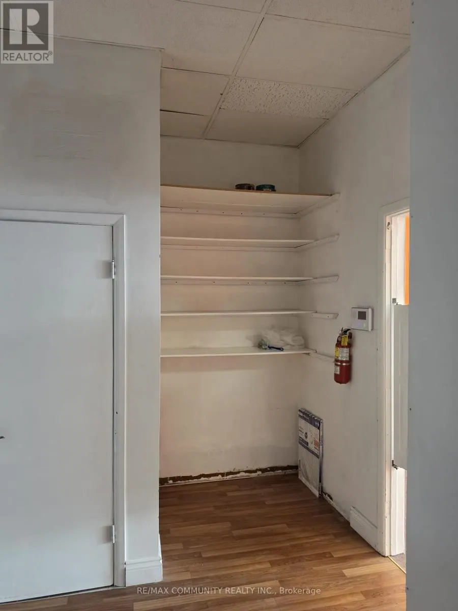 103 DUNDAS STREET E