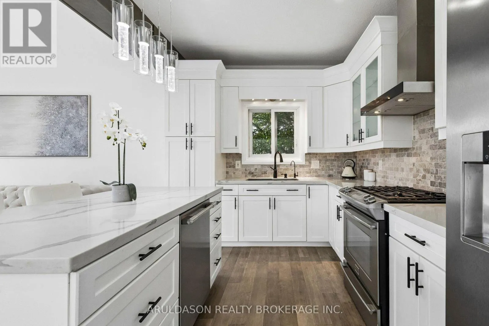 827 GREY ALDER COURT