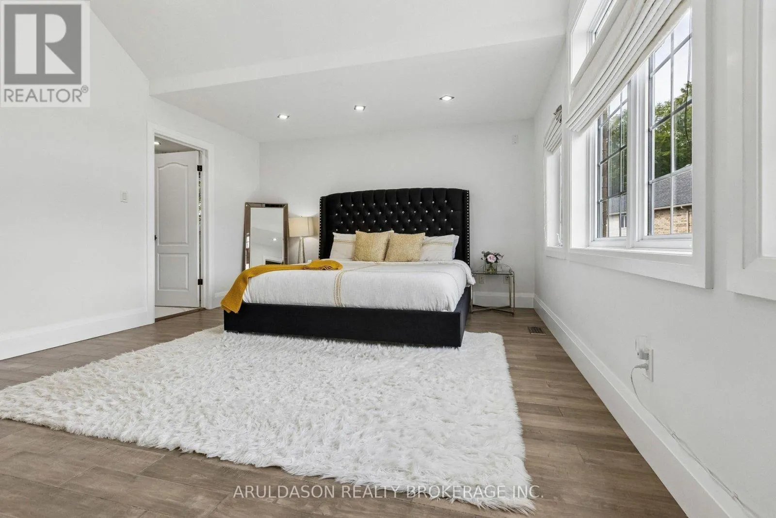 827 GREY ALDER COURT