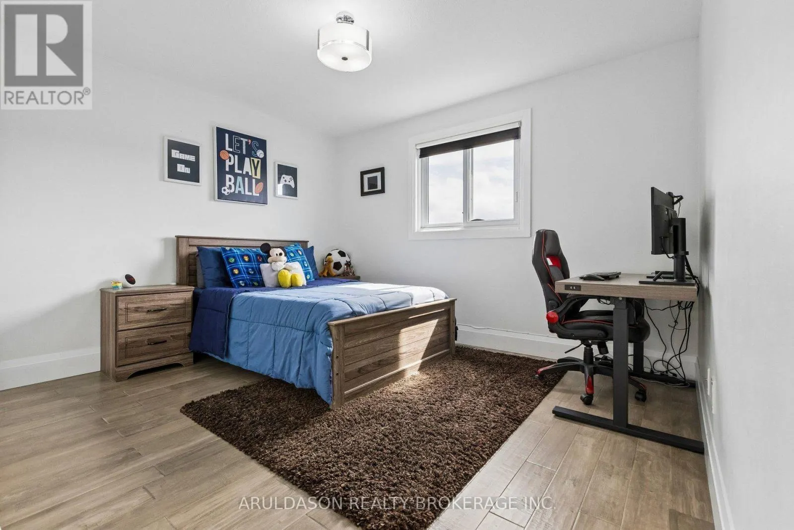 827 GREY ALDER COURT