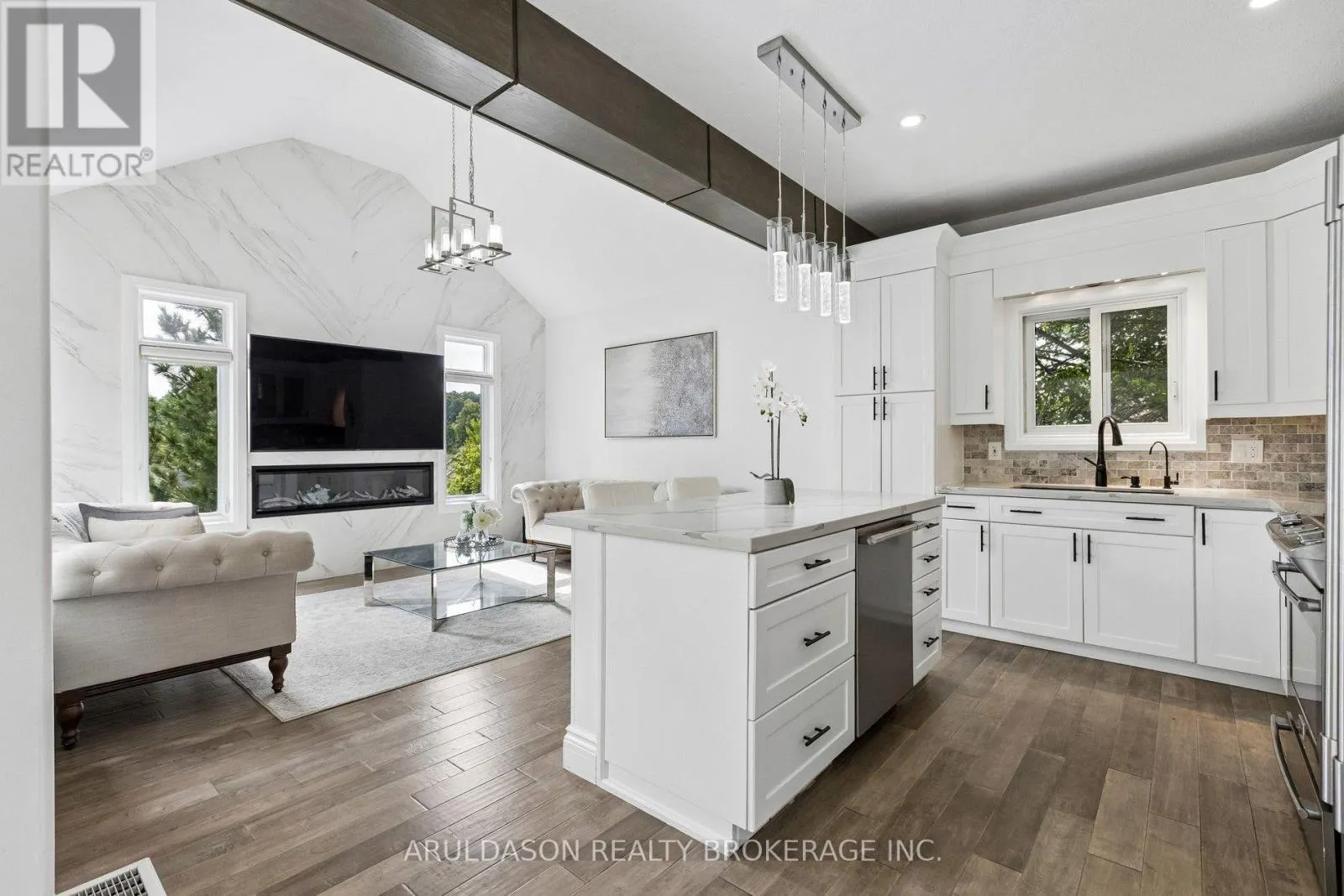 827 GREY ALDER COURT